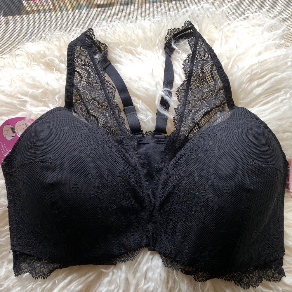 NWT - SPANX - Black Lace Bra with 4-way convertible straps. Size M/M